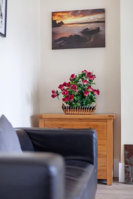 Spacious & Central 3-Bed Flat By Popular Waterloo! Лондон Экстерьер фото